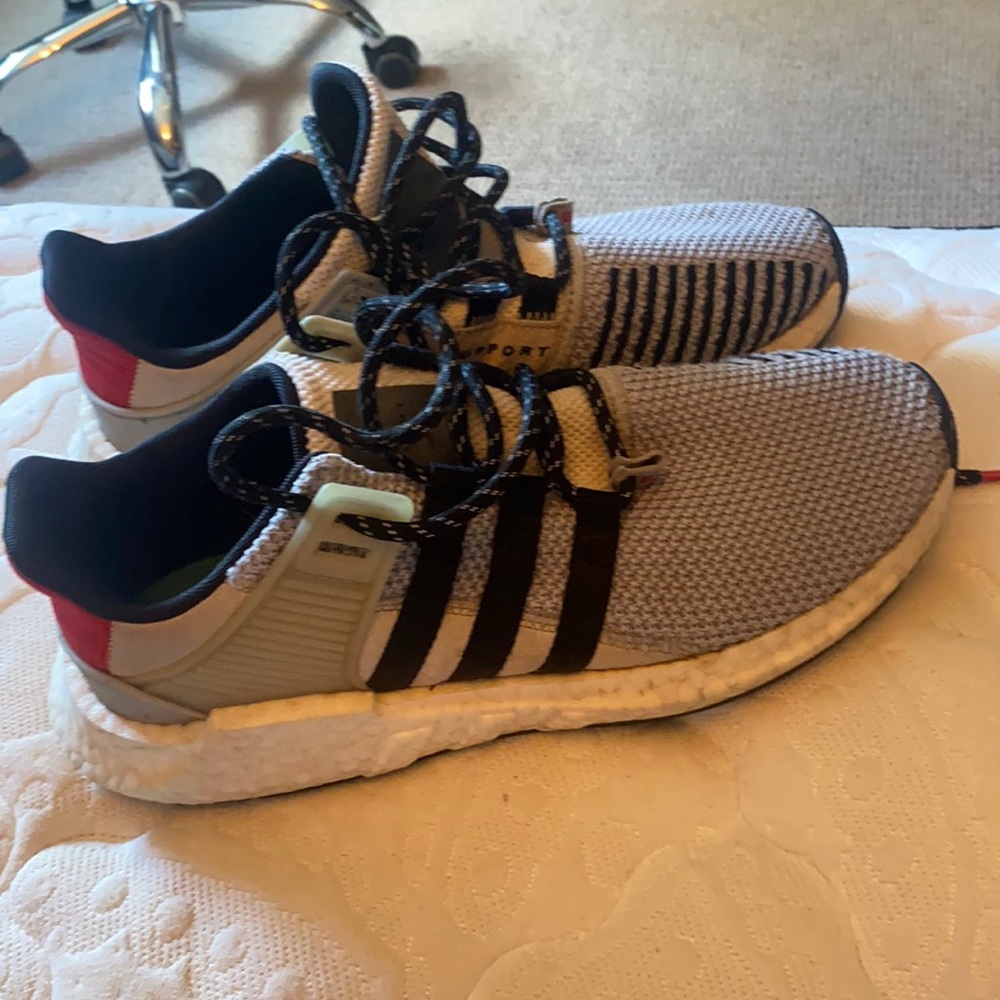 Size 8 1/2 eq sport nmds. Most comfortable shoes of all time also look sick.